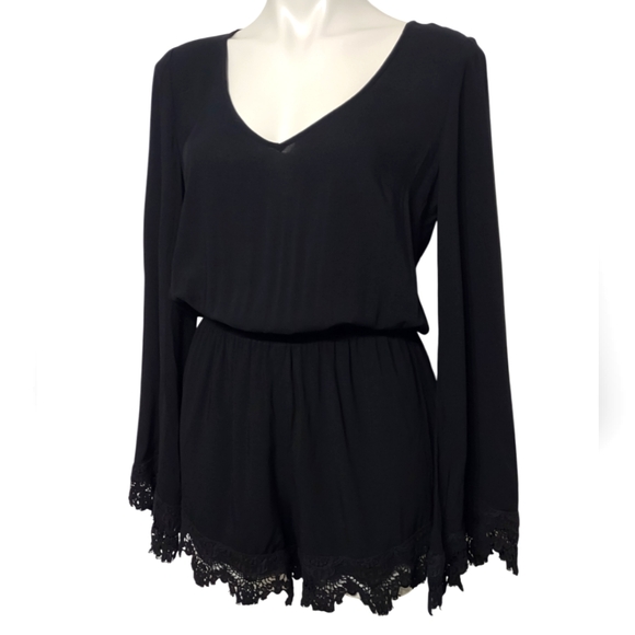 Black Lace Detail Romper Keyhole Bell Sleeve Size Small Gothic - Picture 10 of 11